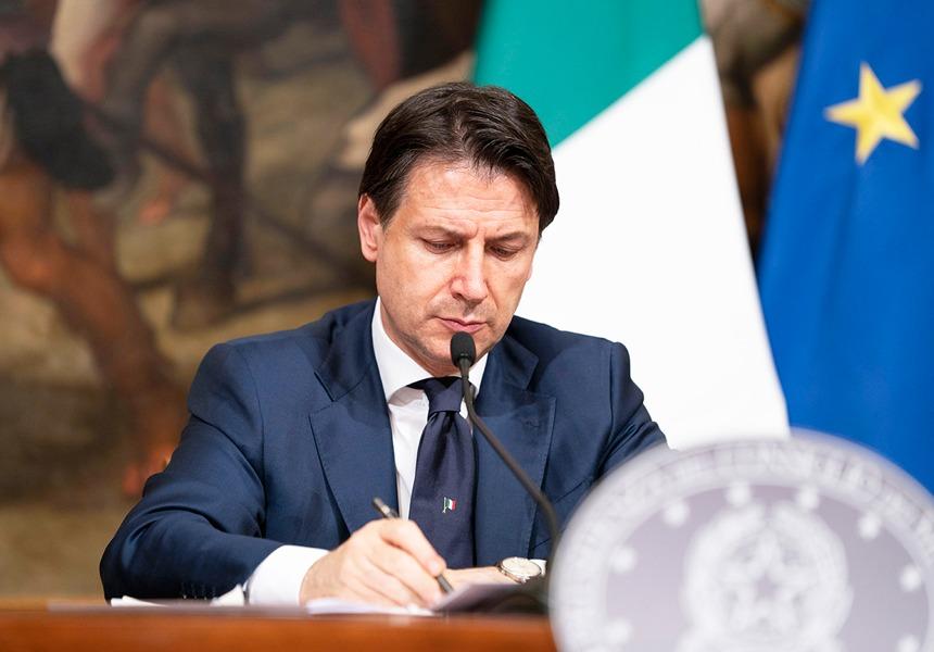 Conte firma il Dpcm 17 maggio 2020 Il Presidente Conte ha firmato il Dpcm recante le misure per il contenimento dell'emergenza epidemiologica da Covid-19 in vigore dal 18 maggio.